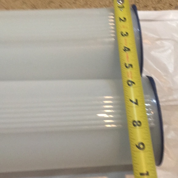 Tupperware containers - Picture 7 of 9